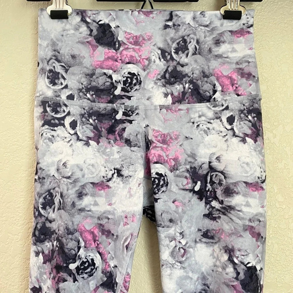 Lululemon Wunder Under Crop II Floral - size 6‎ high rise - Picture 5 of 11